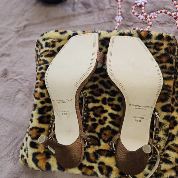 Open toe dress shoes - Picture 2 of 5